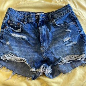Zara frayed Jean cut off shorts.  Size 4